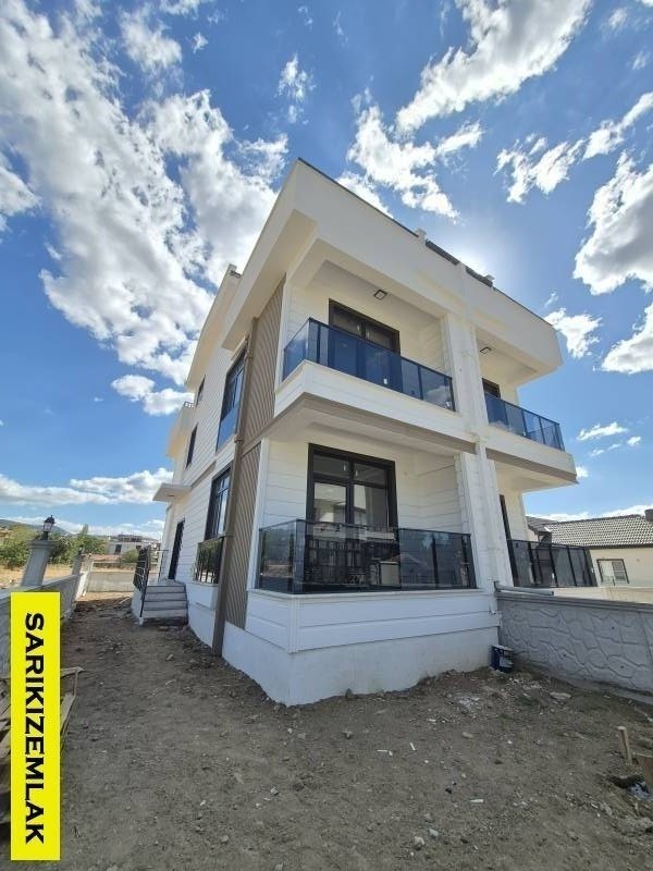 Edremit Zeytinli Mah`da3+1  Villa.